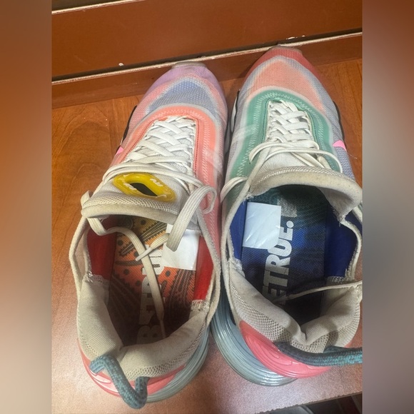 Nike Multicolor Sneakers with Pink and Green Accents - Picture 14 of 16